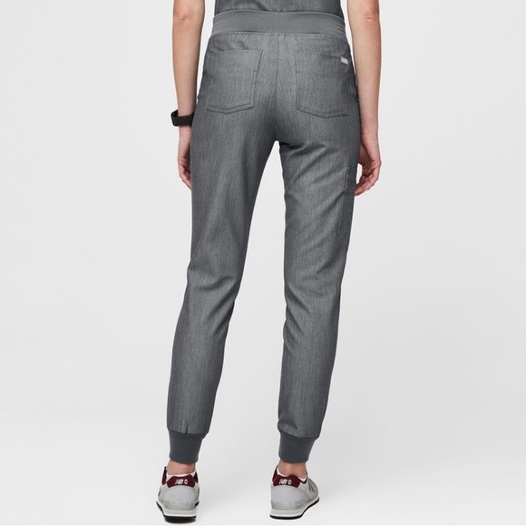 Figs Pants - Figs Zamora Jogger scrub pants. Size XS tall. Graphite color